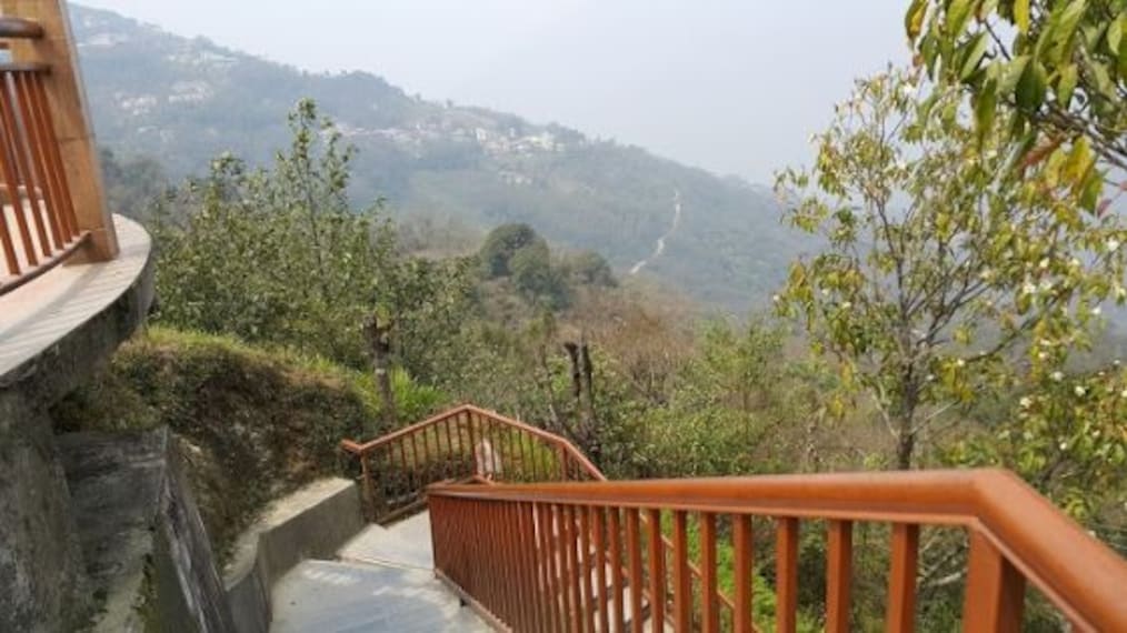 Seeing the Sunset from Tashi View Point_1